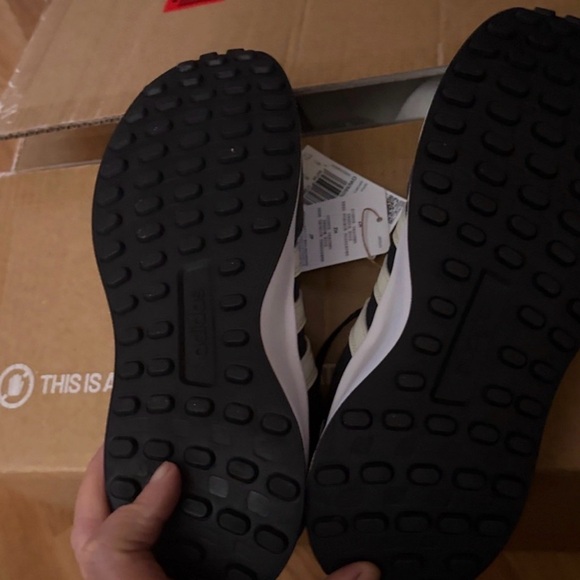 Adidas Women’s Black and Cream Sneakers - Picture 4 of 7